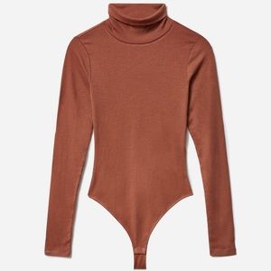 NWT Everlane Super-Soft Turtleneck Bodysuit in Dark Spice